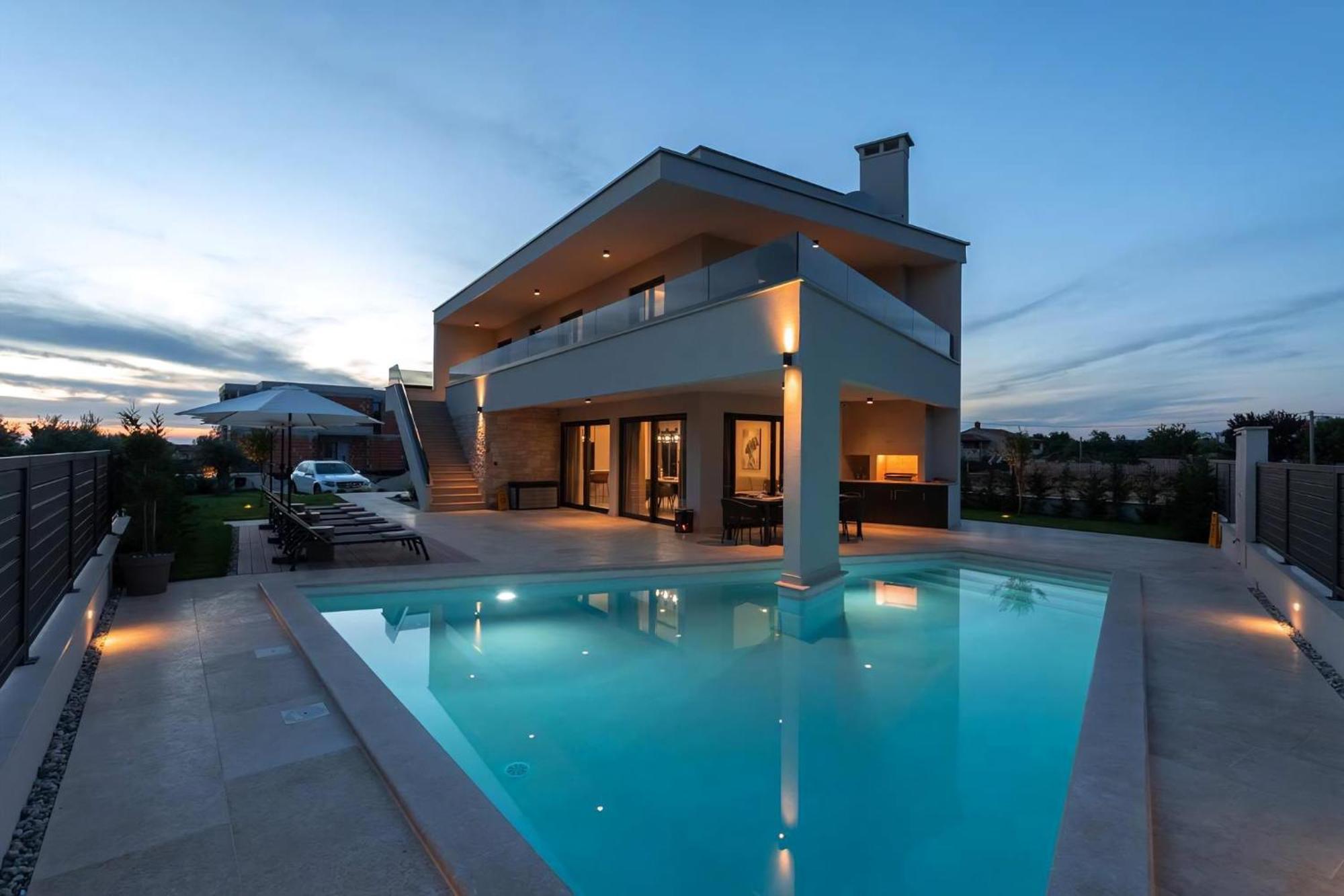 Luxurioese Villa Perla Mit Pool Und Jacuzzi Porec Bagian luar foto
