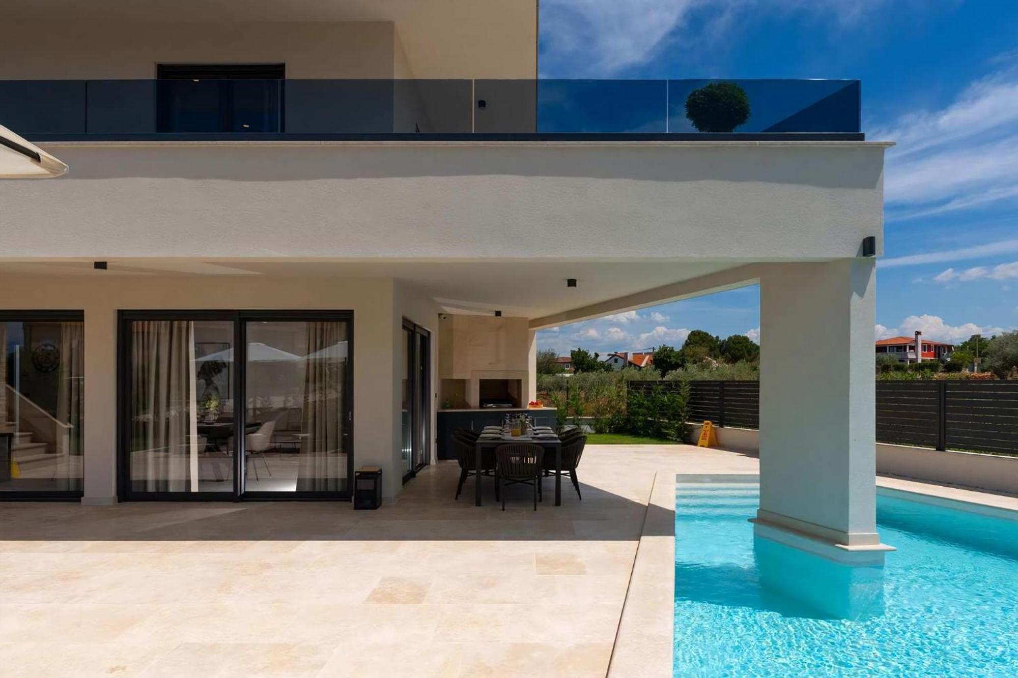 Luxurioese Villa Perla Mit Pool Und Jacuzzi Porec Bagian luar foto