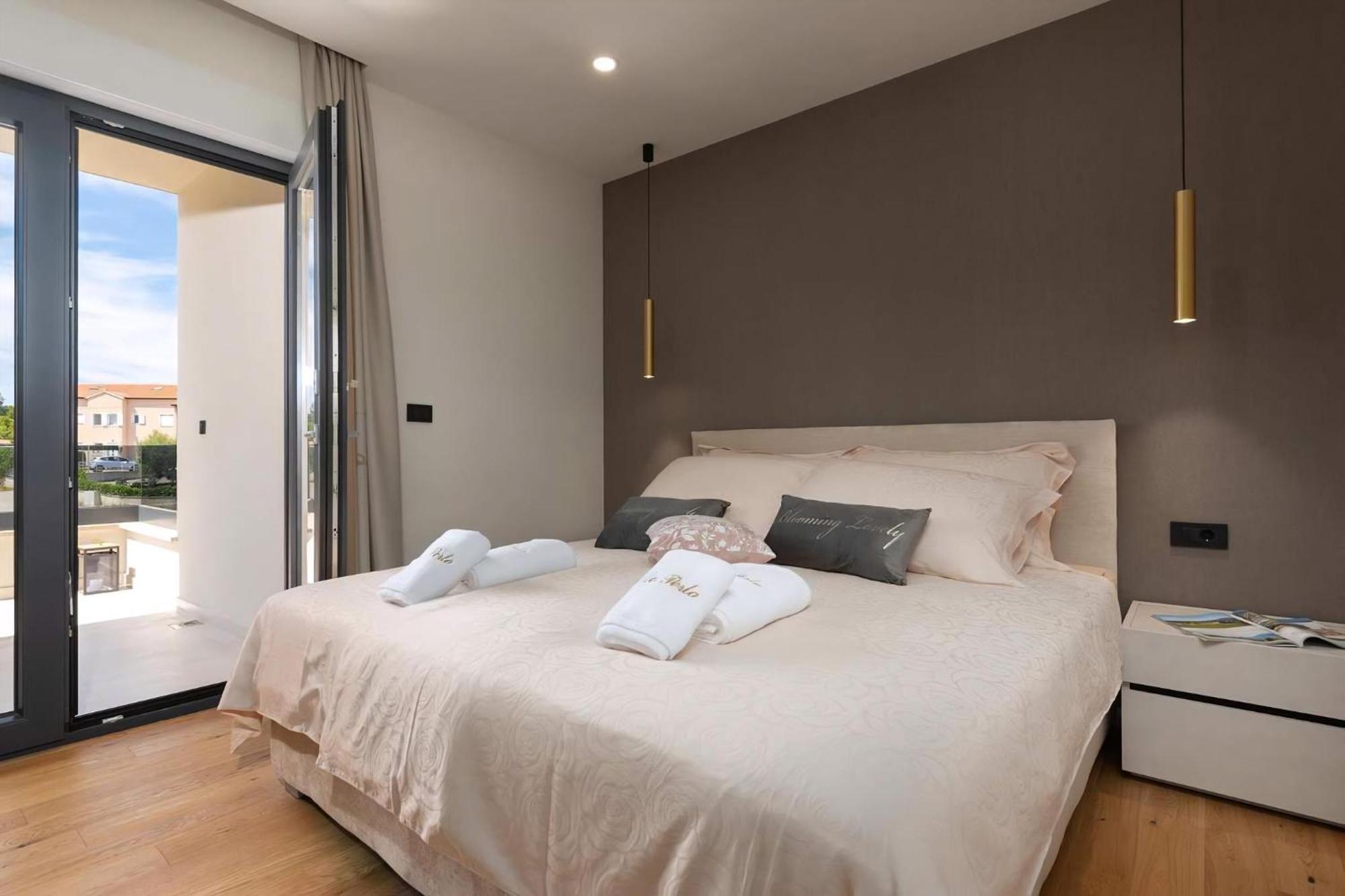 Luxurioese Villa Perla Mit Pool Und Jacuzzi Porec Bagian luar foto