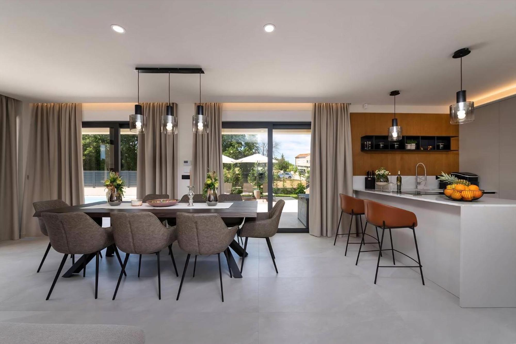 Luxurioese Villa Perla Mit Pool Und Jacuzzi Porec Bagian luar foto