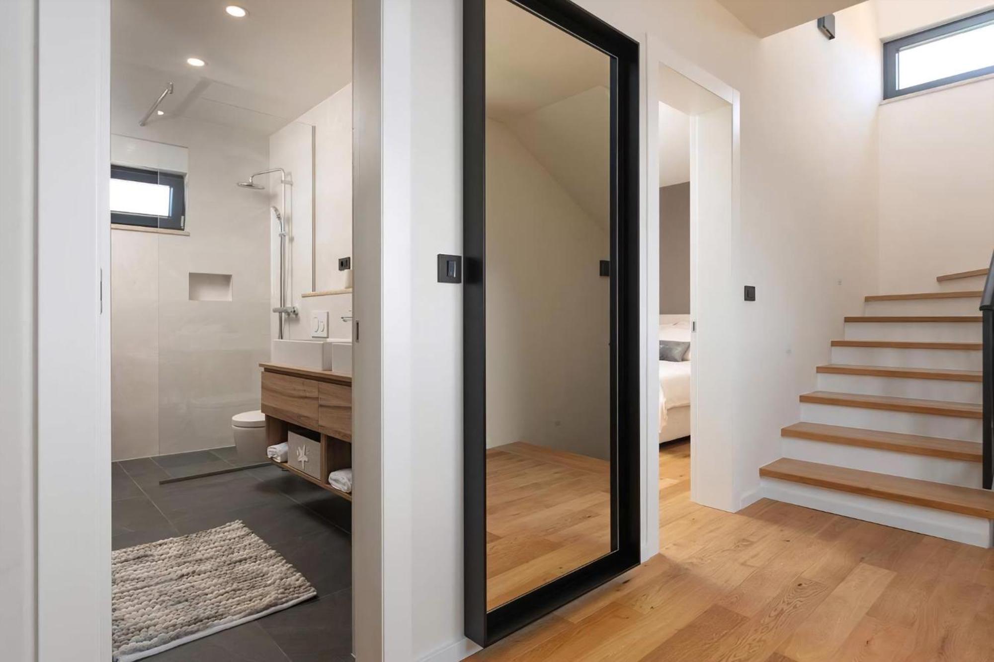 Luxurioese Villa Perla Mit Pool Und Jacuzzi Porec Bagian luar foto